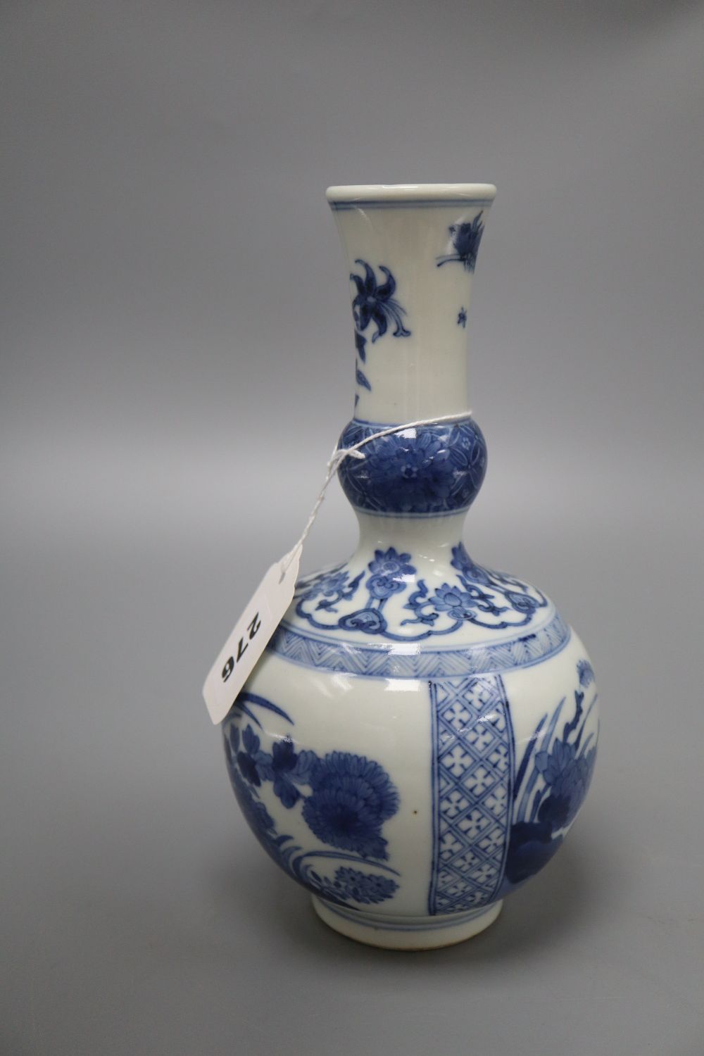 A Chinese blue and white bottle vase, height 22cm